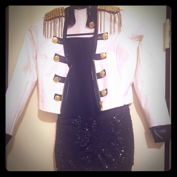 Dance costume - Picture 1 of 1